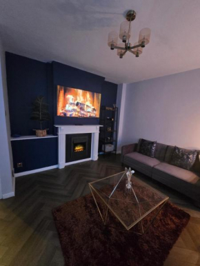 Contemporary & Spacious 1BD - Fireplace with Modern Comforts